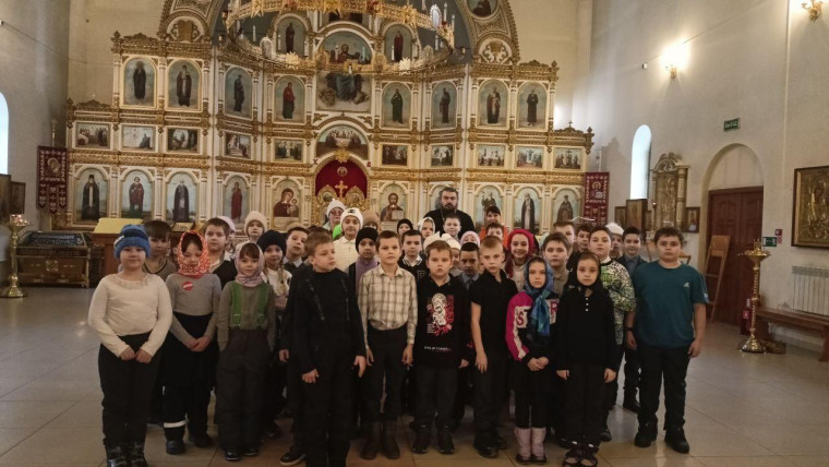 Экскурсия в храм.
